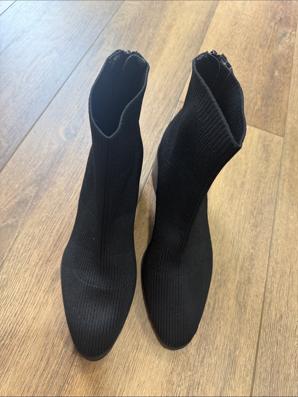 LIFE STRIDE Black Knit Sock Booties - Women's Ankle Boots. Size 8